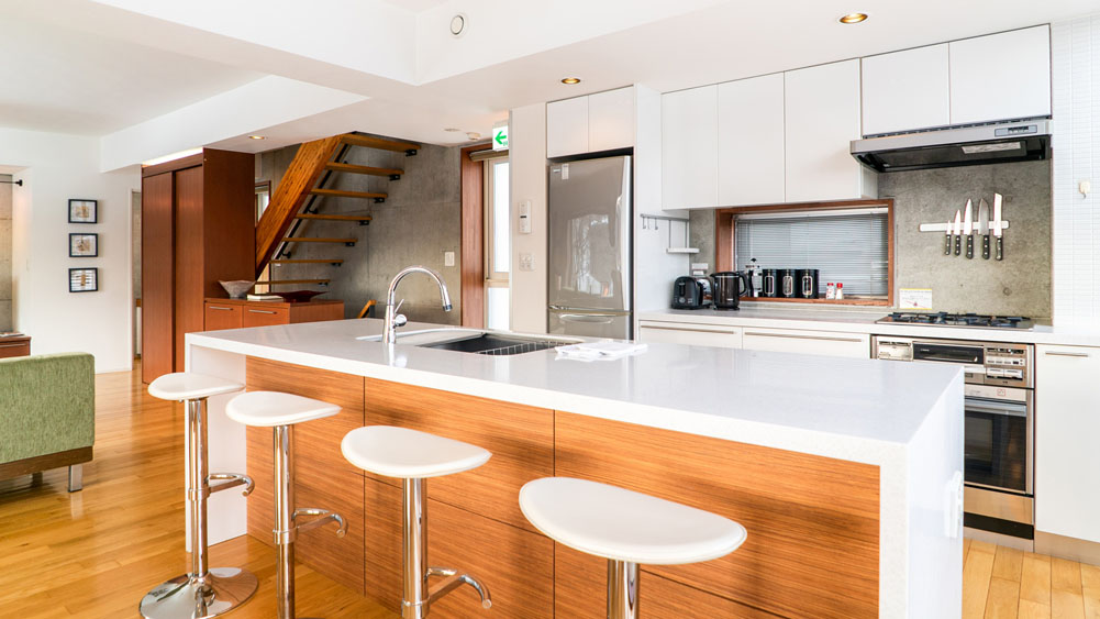 Yuuki Toride Chalet - Breakfast Counter and Kitchen